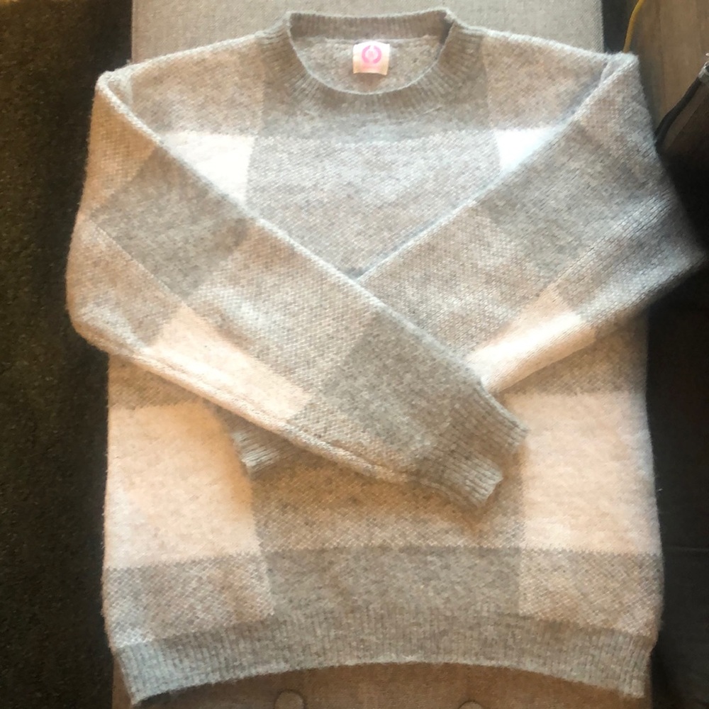Light gray check sweater